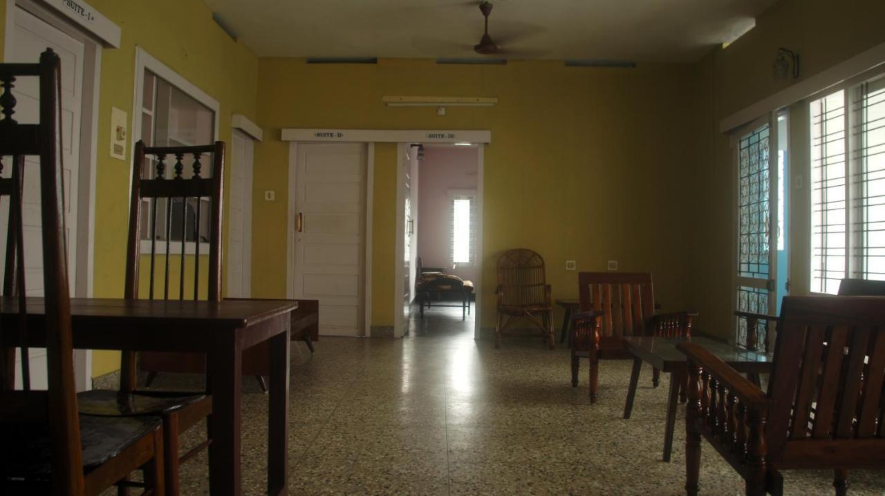 Hotel Bed And Bath For 1-8 People Thiruvananthapuram Exterior foto
